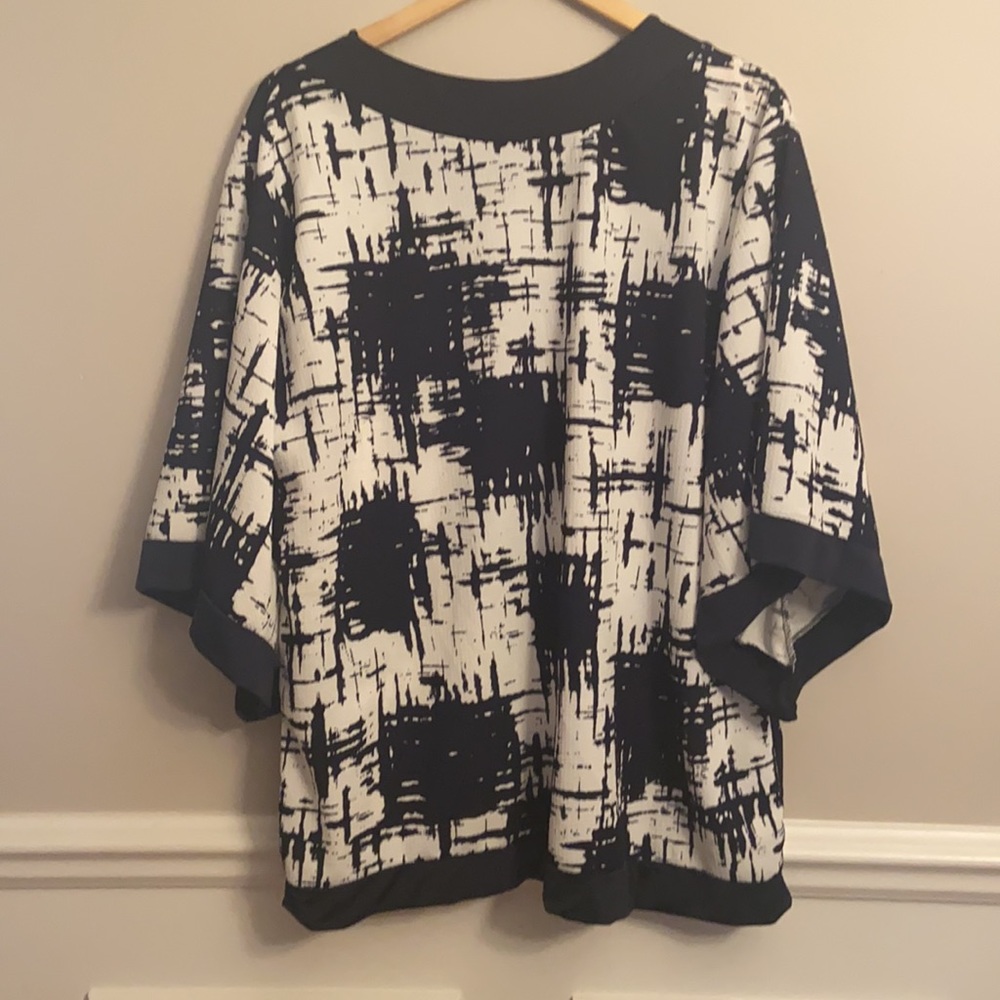 NWOT Top - Picture 2 of 5